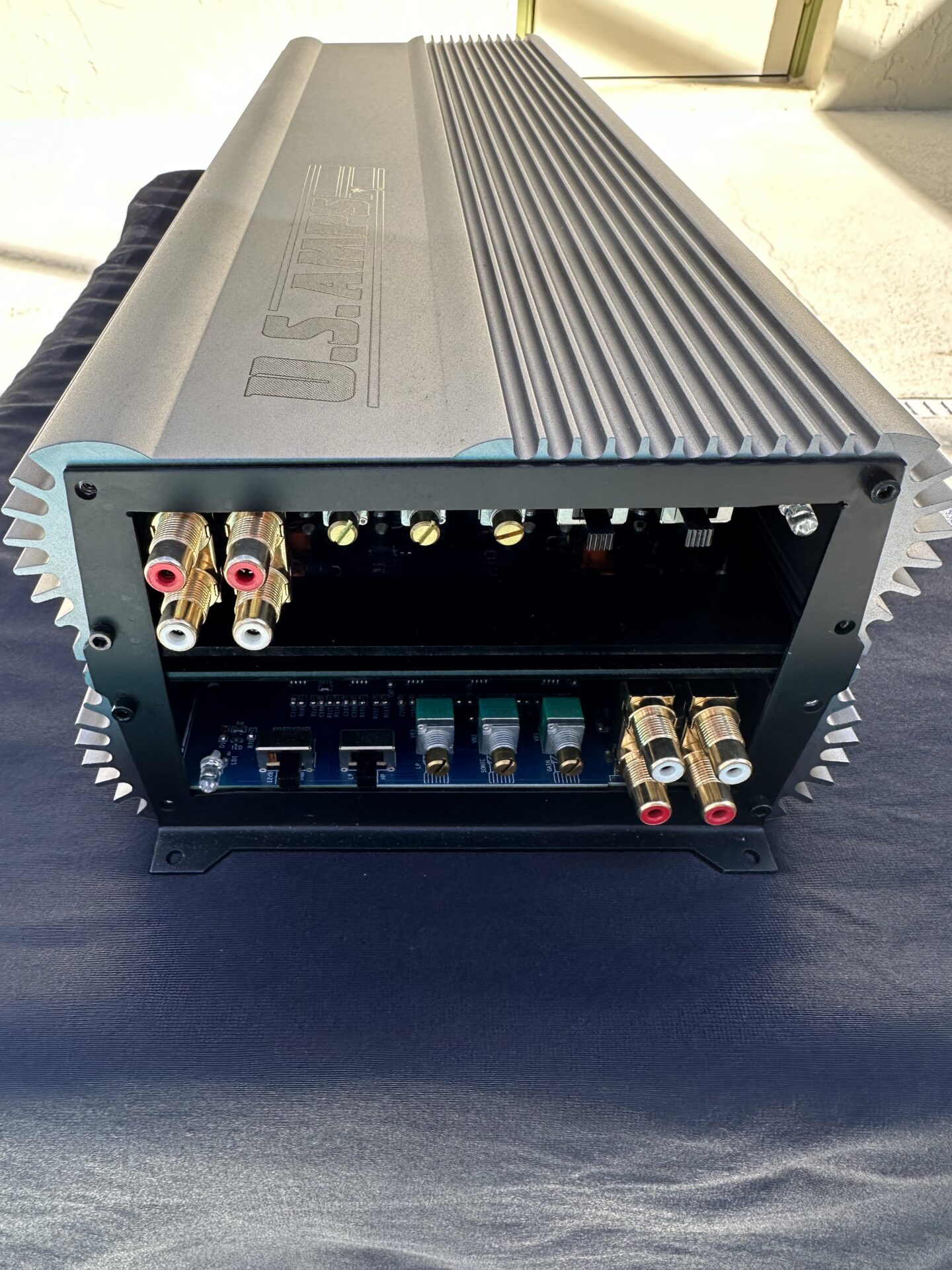 U.S. Amps USA-200HC - Image 2